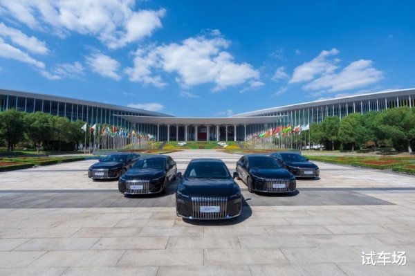 牛牛策略 荣威M7 DMH担任第八届进博会政要接待用车, 彰显“中国智造”新高度